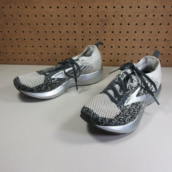 Brooks womens white an gray Levitate 3 running shoes 8.5 B - Picture 1 of 6